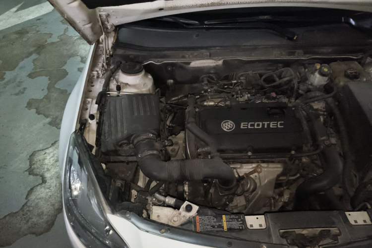 Used Buick Regal 2013 1.6T Automatic Elite Sport Edition Engine Bay Right