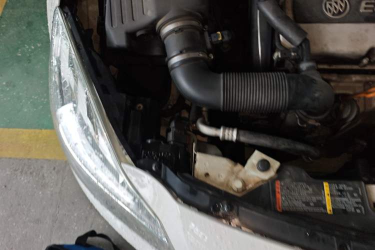 Used Buick Regal 2013 1.6T Automatic Elite Sport Edition Engine Bay Right