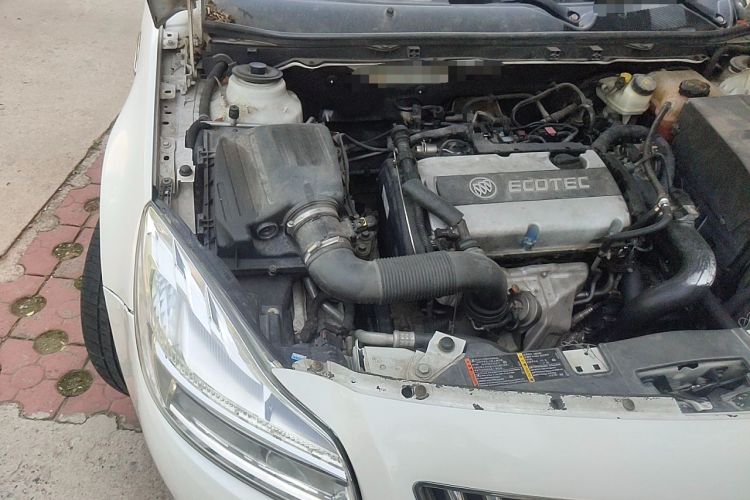 Used Buick Regal 2013 1.6T Automatic Elite Sport Edition Engine Bay Right