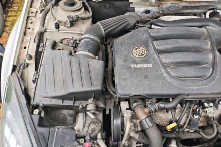 Used Buick Regal 2013 GS 2.0T Sport Edition Engine Bay Right