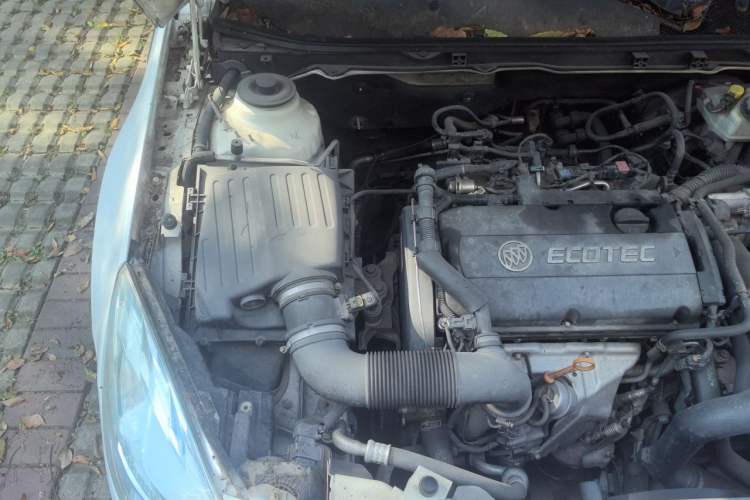 Used Buick Regal 2013 1.6T Automatic Elite Sport Edition Engine Bay Right