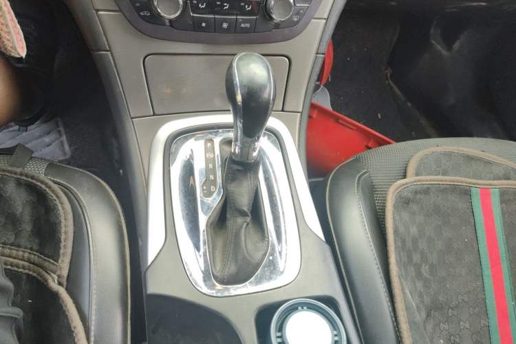 Used Buick Regal 2013 1.6T Automatic Elite Sport Edition Gear Lever