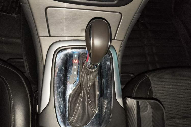 Used Buick Regal 2013 1.6T Automatic Elite Sport Edition Gear Lever