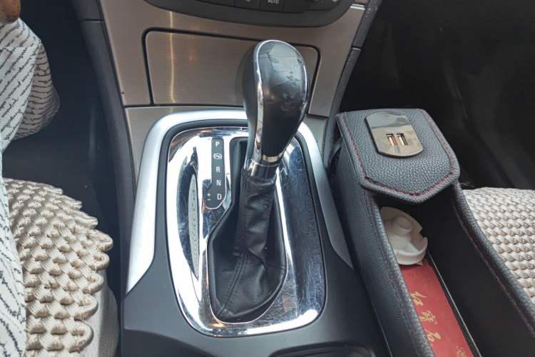 Used Buick Regal 2013 1.6T Automatic Elite Sport Edition Gear Lever