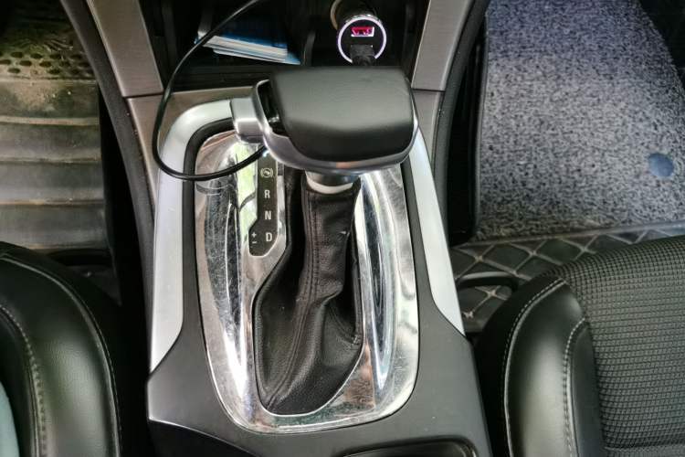Used Buick Regal 2013 1.6T Automatic Elite Sport Edition Gear Lever