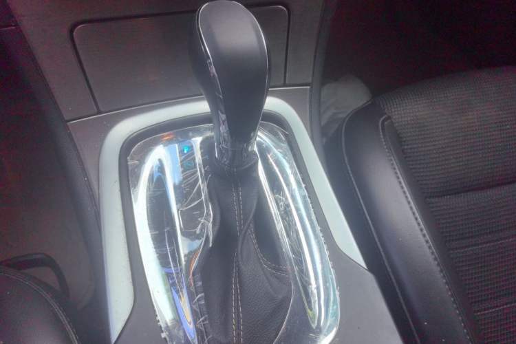 Used Buick Regal 2013 1.6T Automatic Elite Sport Edition Gear Lever