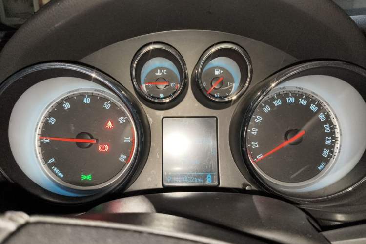 Used Buick Regal 2013 1.6T Automatic Elite Sport Edition Instrument Cluster