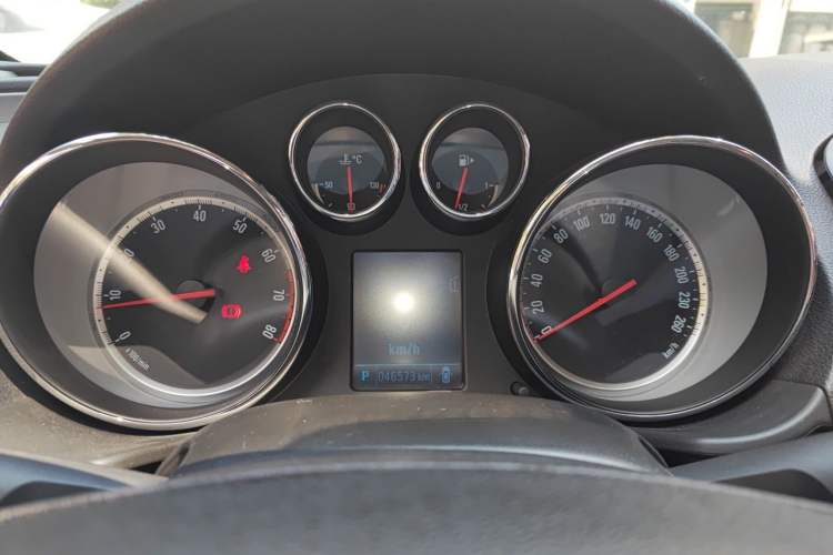 Used Buick Regal 2013 1.6T Automatic Elite Sport Edition Instrument Cluster