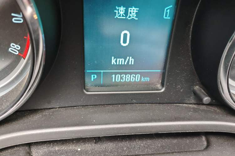 Used Buick Regal 2013 GS 2.0T Sport Edition Odometer Close Up