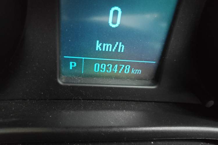 Used Buick Regal 2013 1.6T Automatic Elite Sport Edition Odometer Close Up