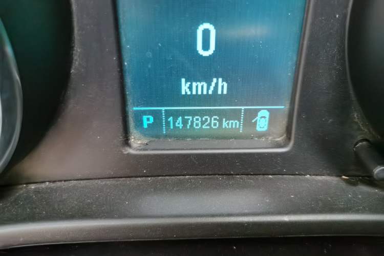Used Buick Regal 2013 1.6T Automatic Elite Sport Edition Odometer Close Up