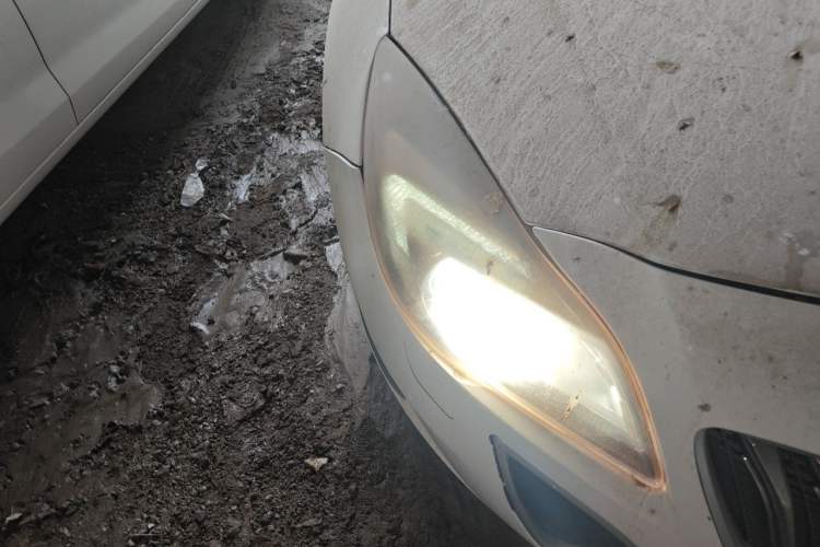 Used Buick Regal 2013 GS 2.0T Grand Sport Edition Right Front Headlight