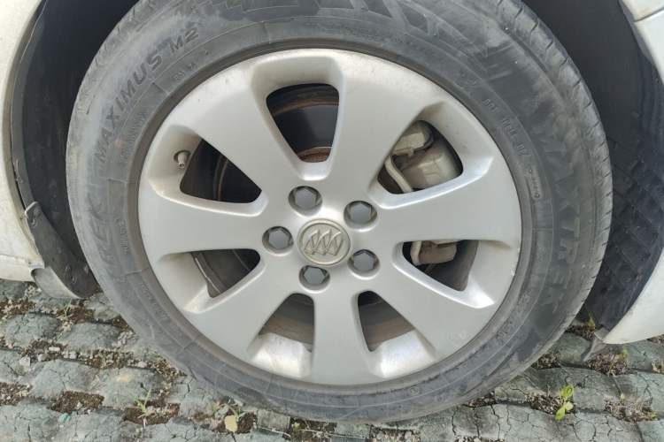 Used Buick Regal 2013 1.6T Automatic Elite Sport Edition Right Front Wheel Hub