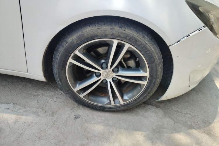 Used Buick Regal 2013 GS 2.0T Sport Edition Right Front Wheel Hub