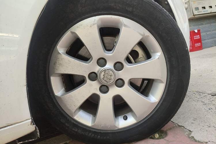 Used Buick Regal 2013 1.6T Automatic Elite Sport Edition Right Front Wheel Hub
