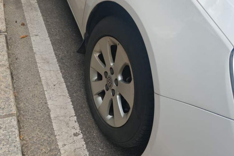 Used Buick Regal 2013 1.6T Automatic Elite Sport Edition Right Front Wheel Hub