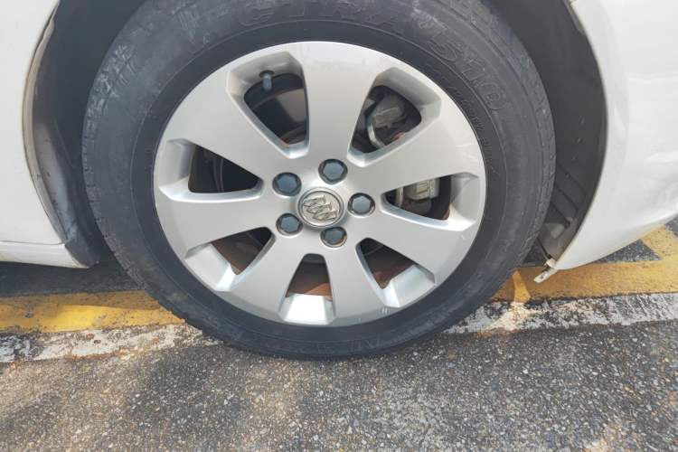 Used Buick Regal 2013 1.6T Automatic Elite Sport Edition Right Front Wheel Hub