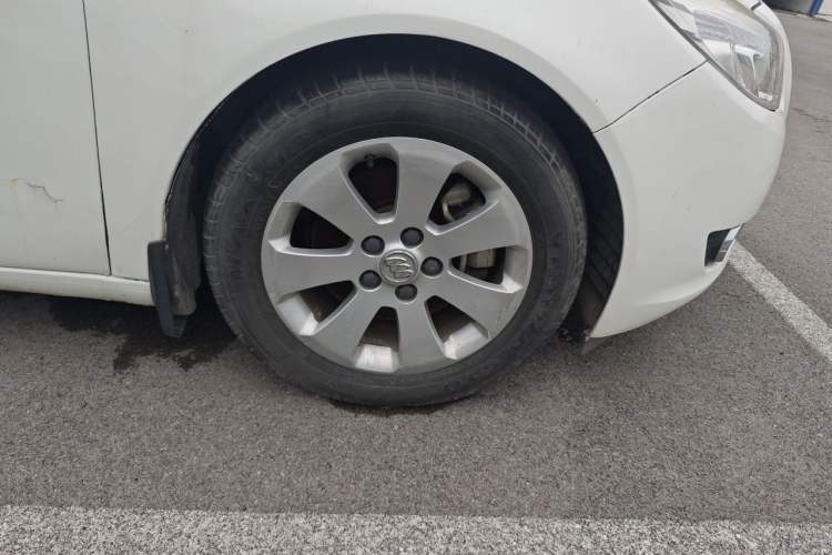 Used Buick Regal 2013 1.6T Automatic Elite Sport Edition Right Front Wheel Hub