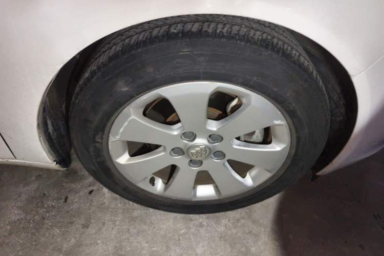 Used Buick Regal 2013 1.6T Automatic Elite Sport Edition Right Front Wheel Hub