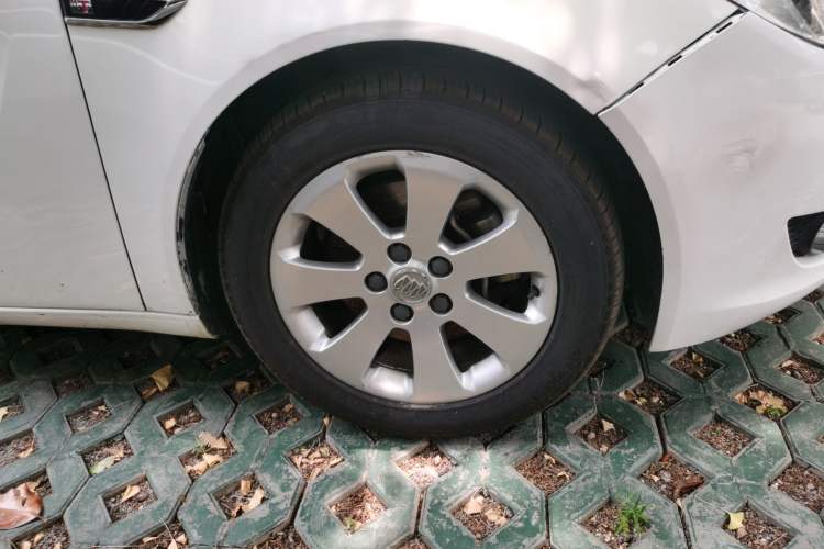 Used Buick Regal 2013 1.6T Automatic Elite Sport Edition Right Front Wheel Hub