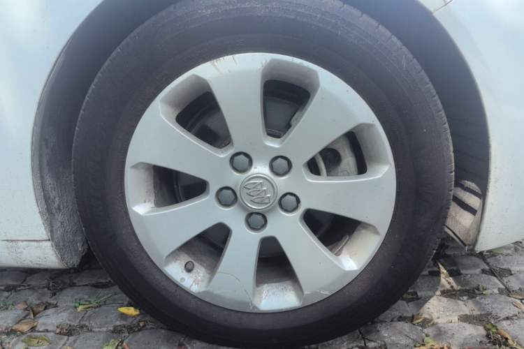Used Buick Regal 2013 1.6T Automatic Elite Sport Edition Right Front Wheel Hub