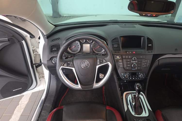Used Buick Regal 2013 GS 2.0T Sport Edition Steering Wheel