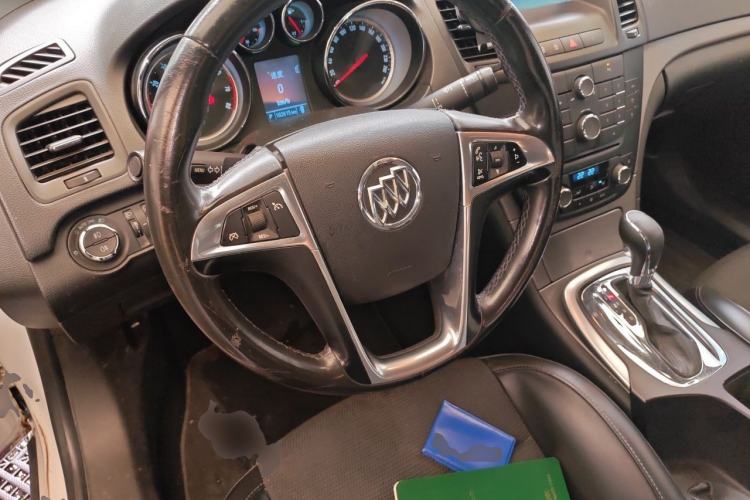 Used Buick Regal 2013 1.6T Automatic Elite Sport Edition Steering Wheel