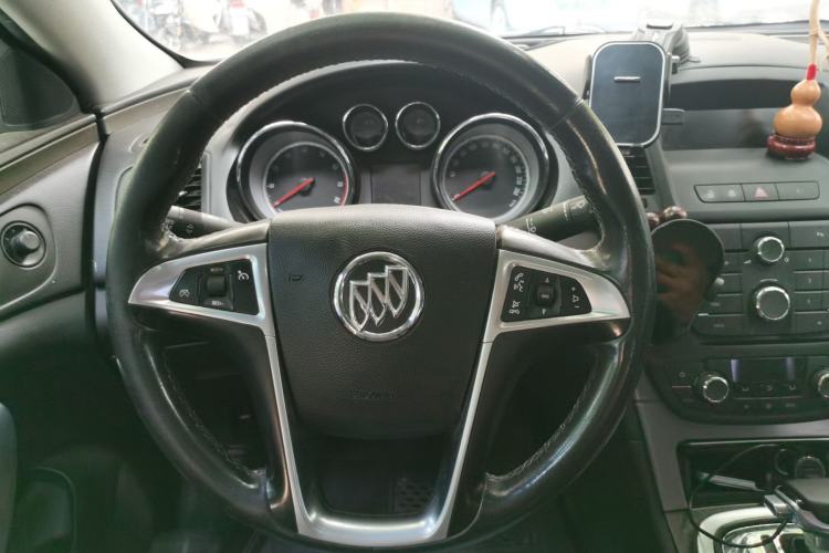 Used Buick Regal 2013 1.6T Automatic Elite Sport Edition Steering Wheel