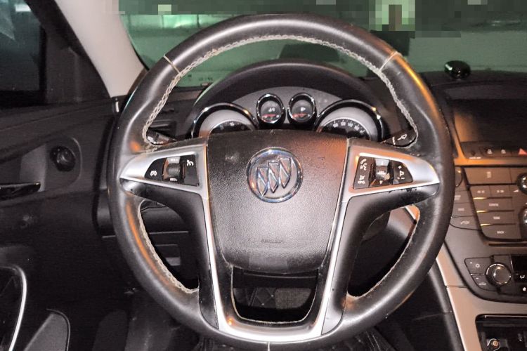 Used Buick Regal 2013 1.6T Automatic Elite Sport Edition Steering Wheel