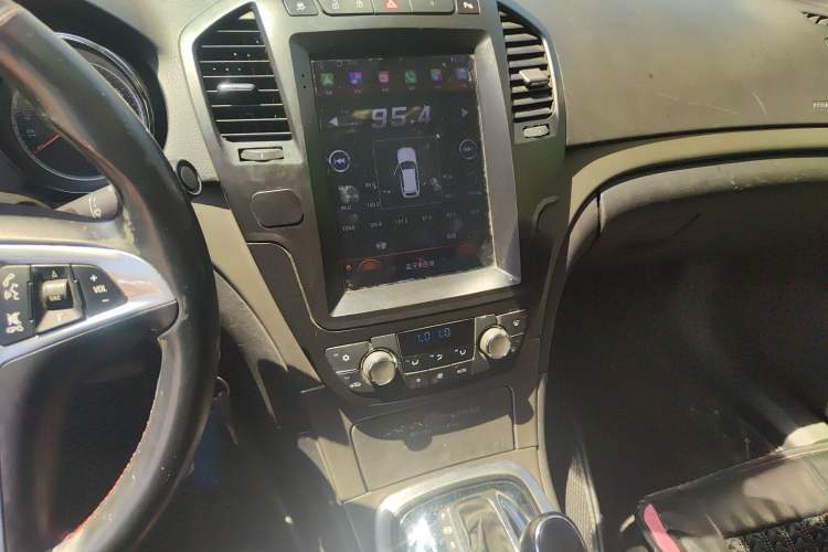 Used Buick Regal 2013 1.6T Automatic Elite Sport Edition Audio And AC Panel