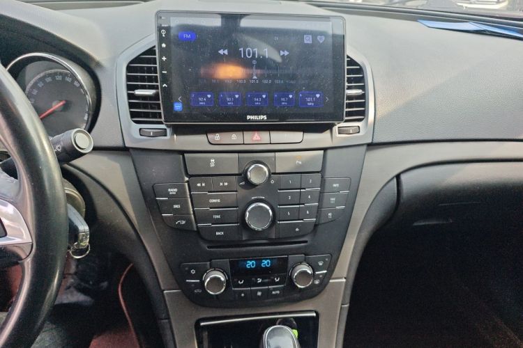 Used Buick Regal 2013 1.6T Automatic Elite Sport Edition Audio And AC Panel