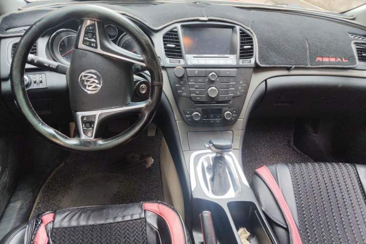 Used Buick Regal 2013 1.6T Automatic Elite Sport Edition Center Console
