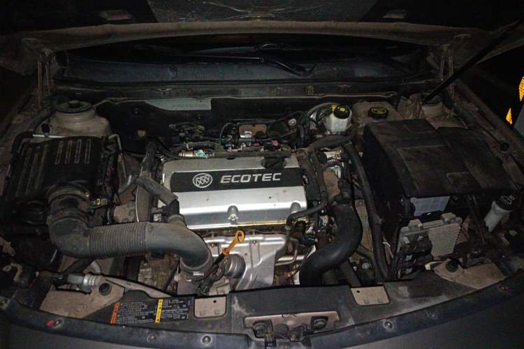 Used Buick Regal 2013 1.6T Automatic Elite Sport Edition Engine Bay