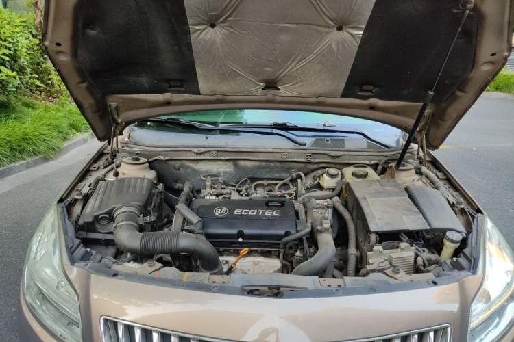 Used Buick Regal 2013 1.6T Automatic Elite Sport Edition Engine Bay