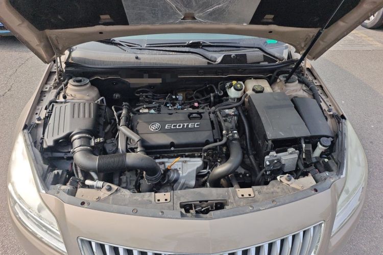 Used Buick Regal 2013 1.6T Automatic Elite Sport Edition Engine Bay