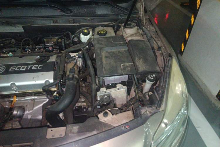 Used Buick Regal 2013 1.6T Automatic Elite Sport Edition Engine Bay Left