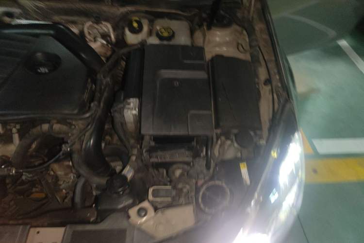 Used Buick Regal 2013 GS 2.0T Grand Sport Edition Engine Bay Left