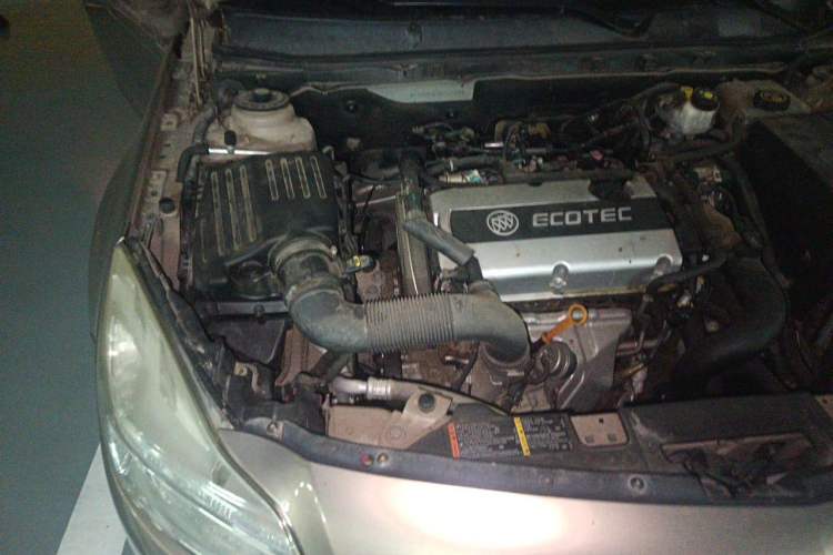 Used Buick Regal 2013 1.6T Automatic Elite Sport Edition Engine Bay Right