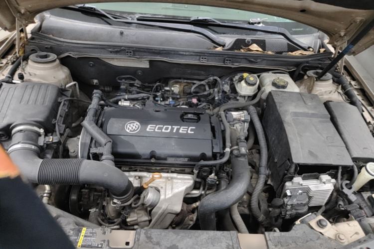Used Buick Regal 2013 1.6T Automatic Elite Sport Edition Engine Bay