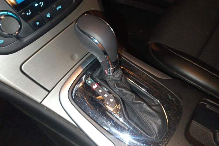 Used Buick Regal 2013 1.6T Automatic Elite Sport Edition Gear Lever
