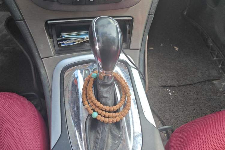 Used Buick Regal 2013 1.6T Automatic Elite Sport Edition Gear Lever