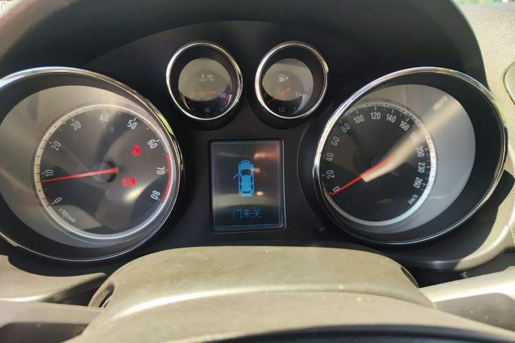 Used Buick Regal 2013 1.6T Automatic Elite Sport Edition Instrument Cluster