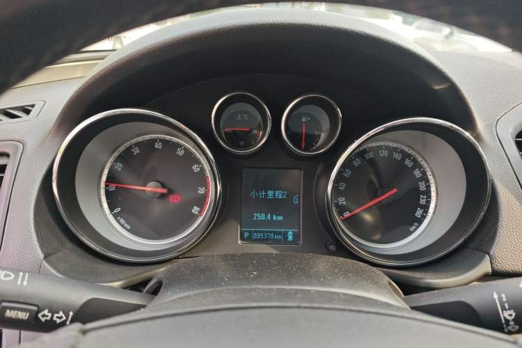 Used Buick Regal 2013 1.6T Automatic Elite Sport Edition Instrument Cluster