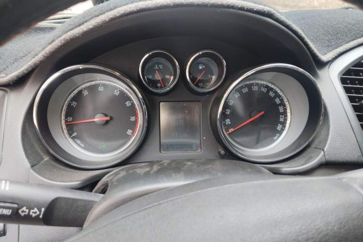 Used Buick Regal 2013 1.6T Automatic Elite Sport Edition Instrument Cluster