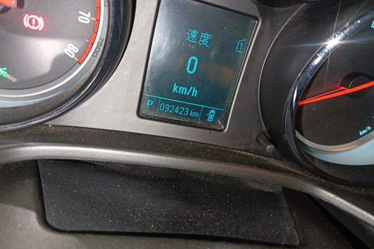 Used Buick Regal 2013 1.6T Automatic Elite Sport Edition Odometer Close Up