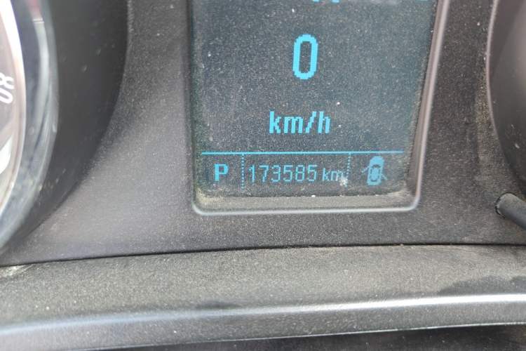 Used Buick Regal 2013 1.6T Automatic Elite Sport Edition Odometer Close Up