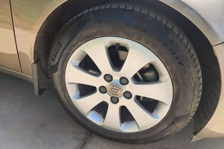 Used Buick Regal 2013 1.6T Automatic Elite Sport Edition Right Front Wheel Hub