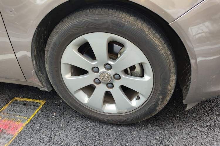 Used Buick Regal 2013 1.6T Automatic Elite Sport Edition Right Front Wheel Hub
