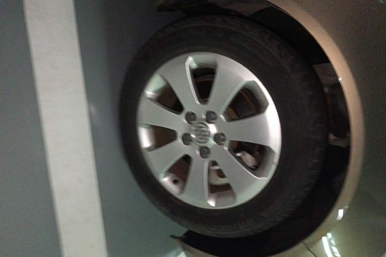Used Buick Regal 2013 1.6T Automatic Elite Sport Edition Right Front Wheel Hub