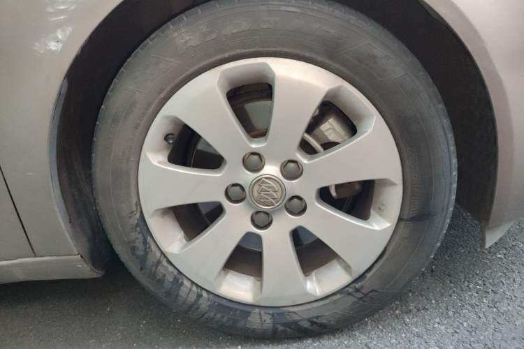 Used Buick Regal 2013 1.6T Automatic Elite Sport Edition Right Front Wheel Hub